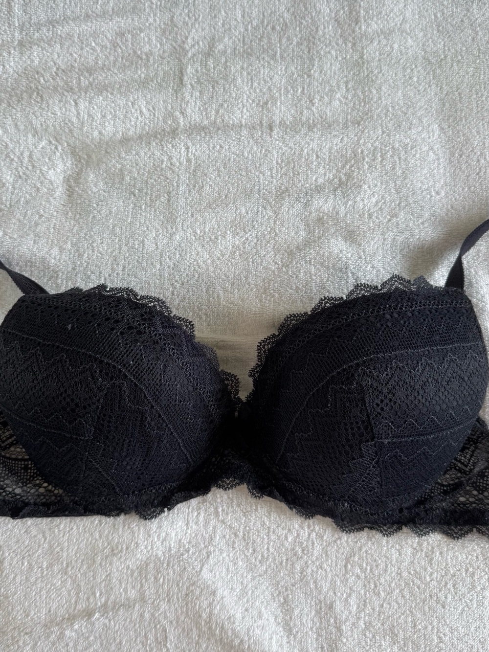 Lace-Trim Black Push-Up Bra with Underwire Support